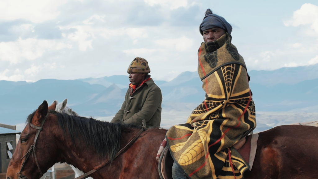 Do Lixo ao Tesouro: Transformando Negativos em Positivos celebra a Arte como resistência